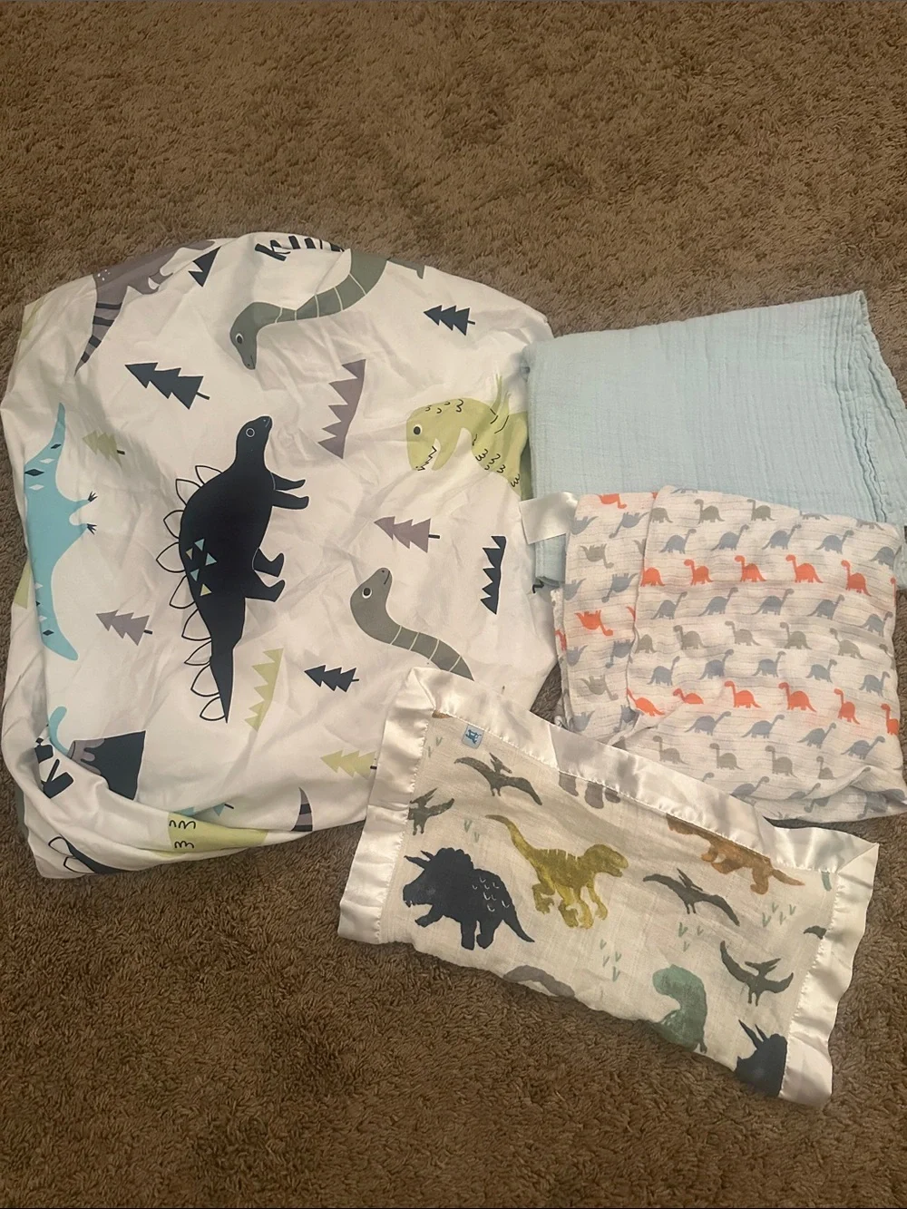 Dinosaur baby bundle set